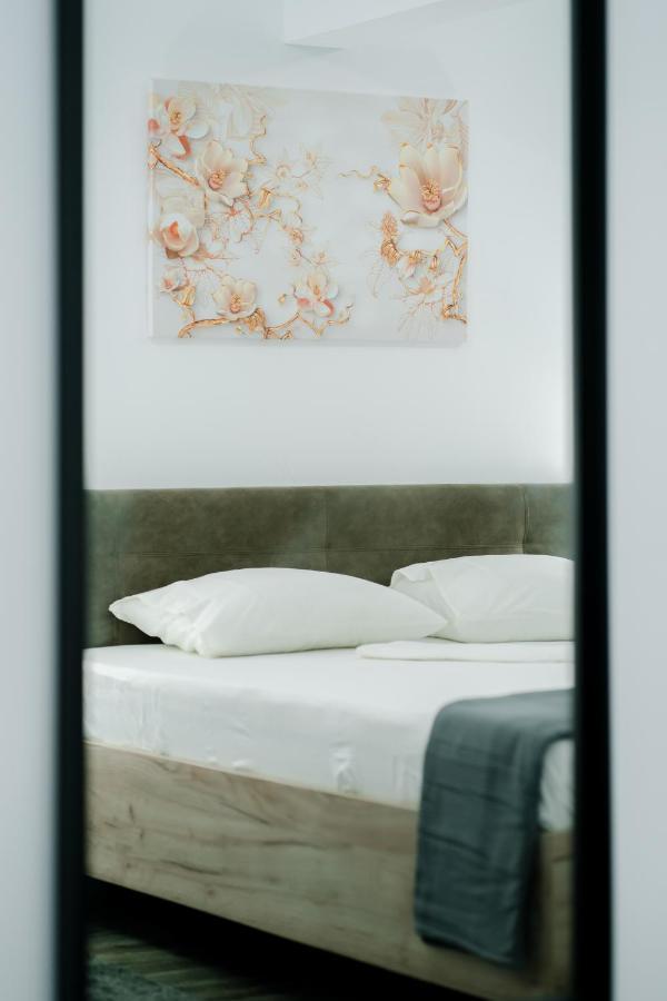 Mavie Apartment Boutique Bukarest Eksteriør billede